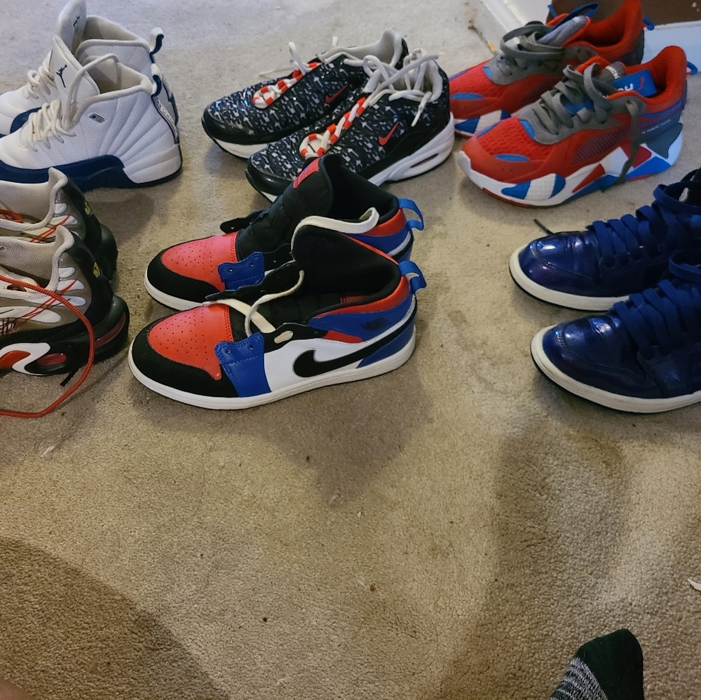 Boys shoes